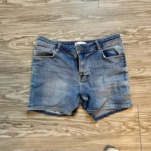 Short denim shorts